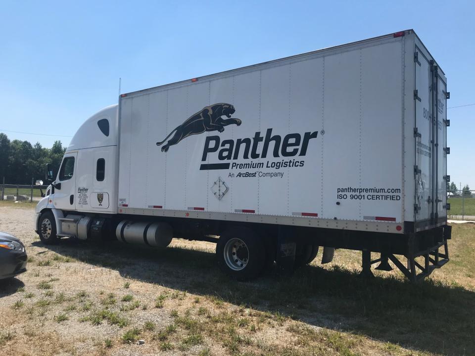 2015 Freightliner Cascadia CA113 For Sale in Jeffersonville, IN 47130