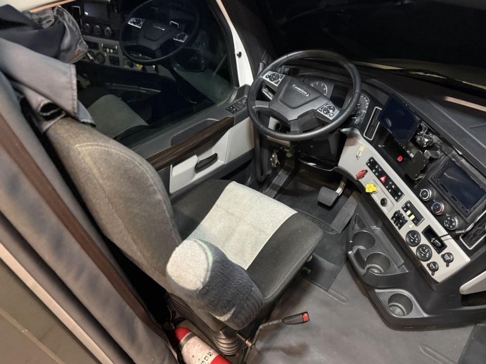 177749035634627.jpg
